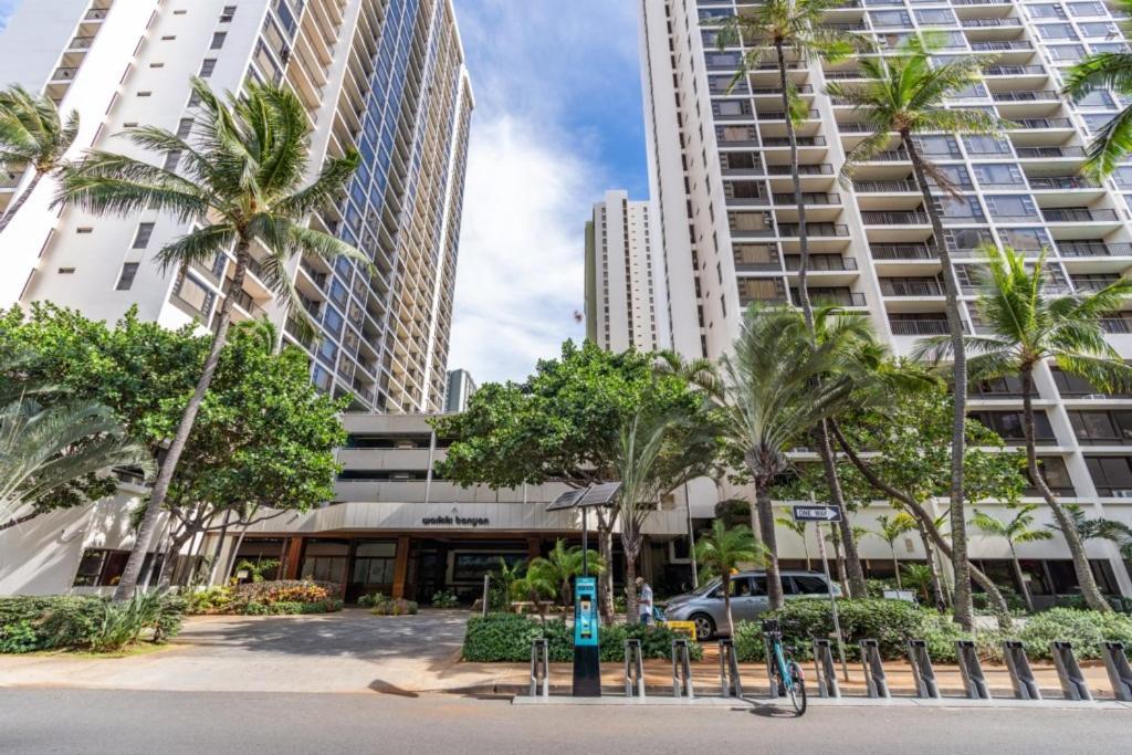 Waikiki Banyan W-Ocean Views With Free Parking! Apartment Honolulu Bagian luar foto