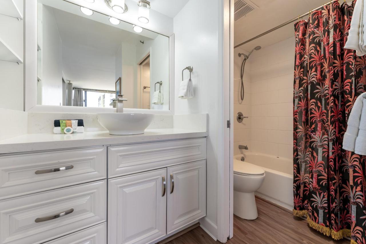 Waikiki Banyan W-Ocean Views With Free Parking! Apartment Honolulu Bagian luar foto